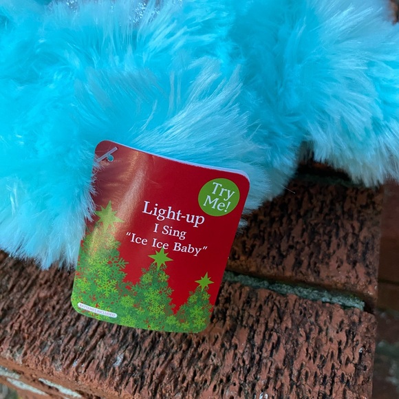 Dan Dee International Officially Licensed Light-up Yeti I Sing "Ice Ice Baby" - Picture 14 of 17